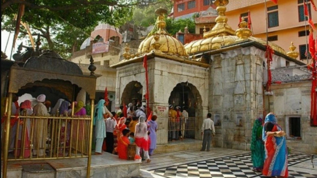 मंदिर प्रशासन और कानून से जुड़े प्रश्न